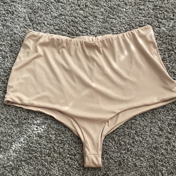 Millanova Slip - Picture 2 of 2